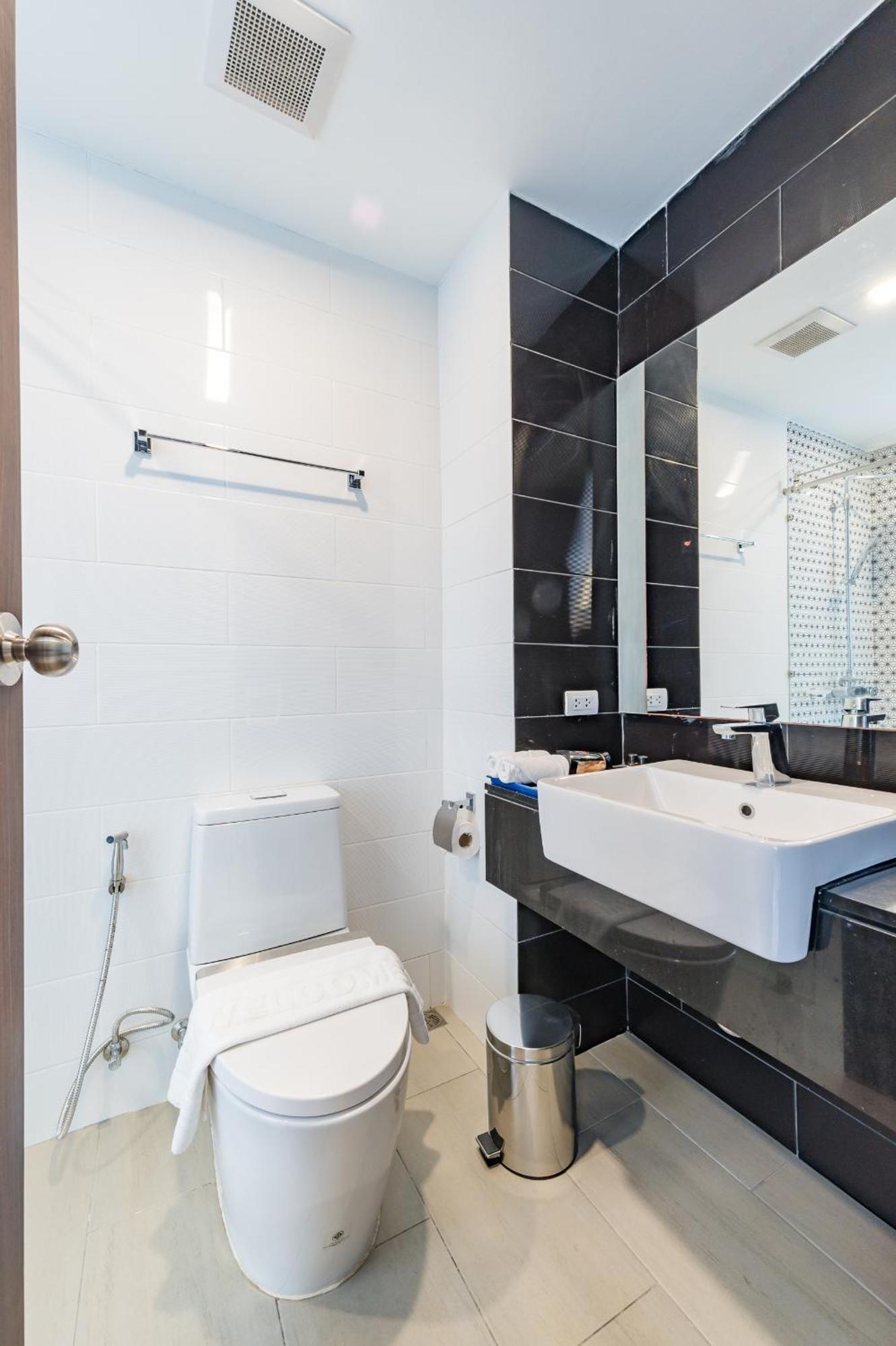 מלון Nai Yang Beach Wyndham Royal Lee Phuket מראה חיצוני תמונה